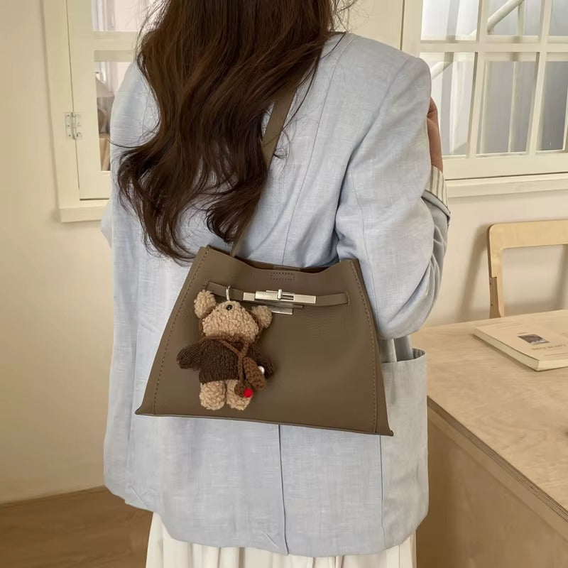 Leather Shoulder Bag with Silver Turn-Lock Clasp