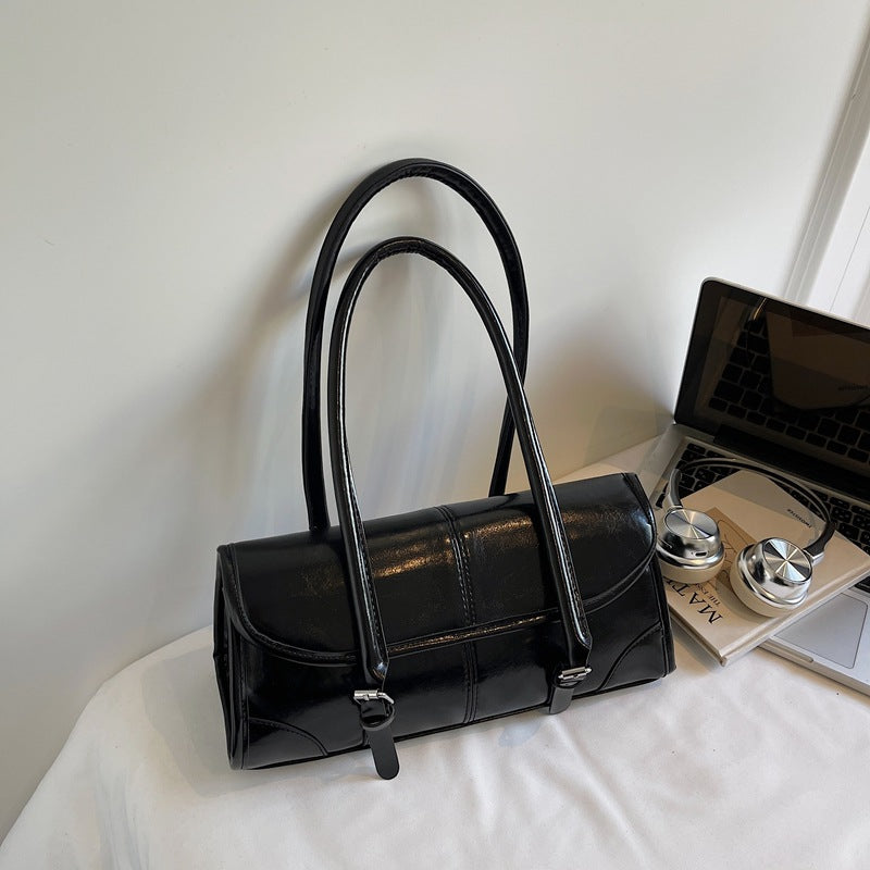 Retro Leather Shoulder Bag with Flap Closure and Buckle Detail