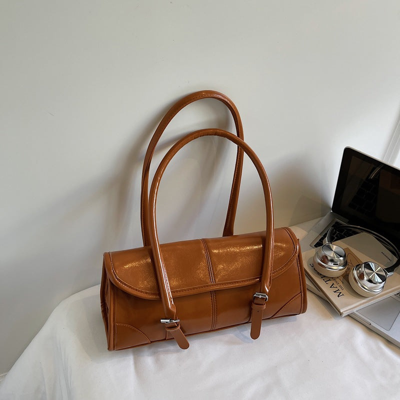 Retro Leather Shoulder Bag with Flap Closure and Buckle Detail