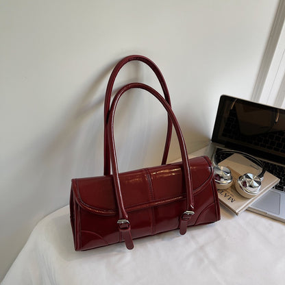 Retro Leather Shoulder Bag with Flap Closure and Buckle Detail