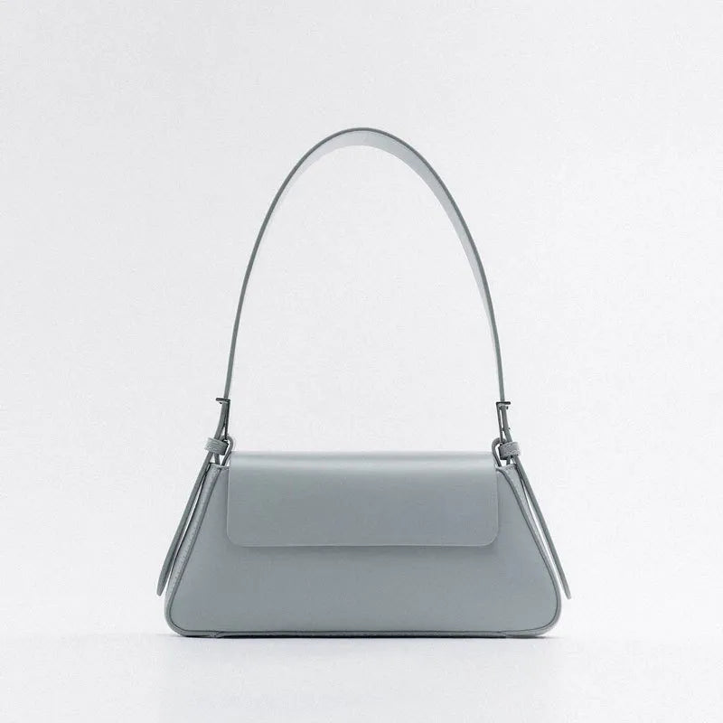 Sleek Leather Shoulder Bag with Flap Closure