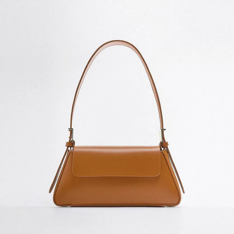 Sleek Leather Shoulder Bag with Flap Closure