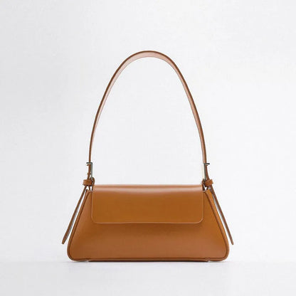 Sleek Leather Shoulder Bag with Flap Closure