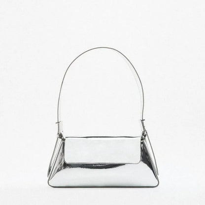 Sleek Leather Shoulder Bag with Flap Closure
