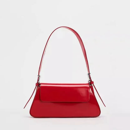 Sleek Leather Shoulder Bag with Flap Closure